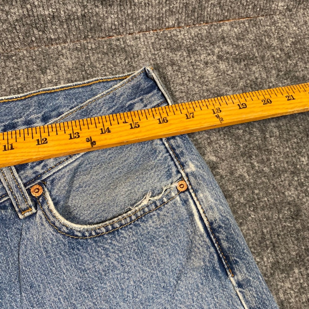 Levis 501 Original Fit Jeans Mens 34x29 Light Wash Distressed Button Fly Blue - Picture 3 of 9